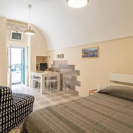 Apartment Vicolo 4 *