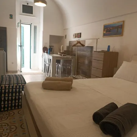 Vicolo 4 * Monopoli