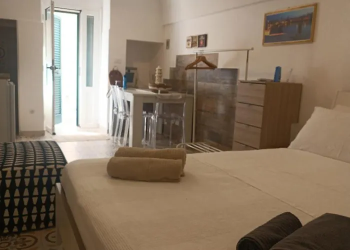 Vicolo 4 * Monopoli
